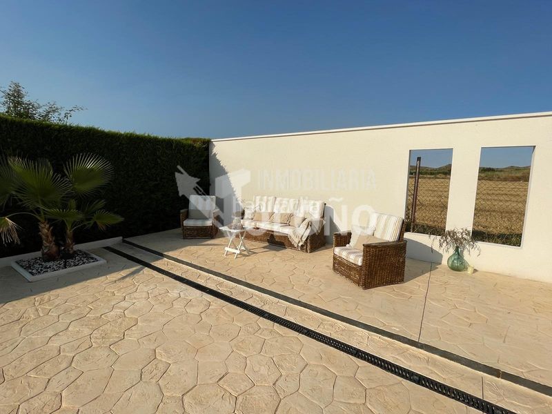 Foto d1255b5e-2ae4-4478-9281-1770344225ef. Chalet in calle gonzalo de berceo 1 in Cuzcurrita de Río Tirón