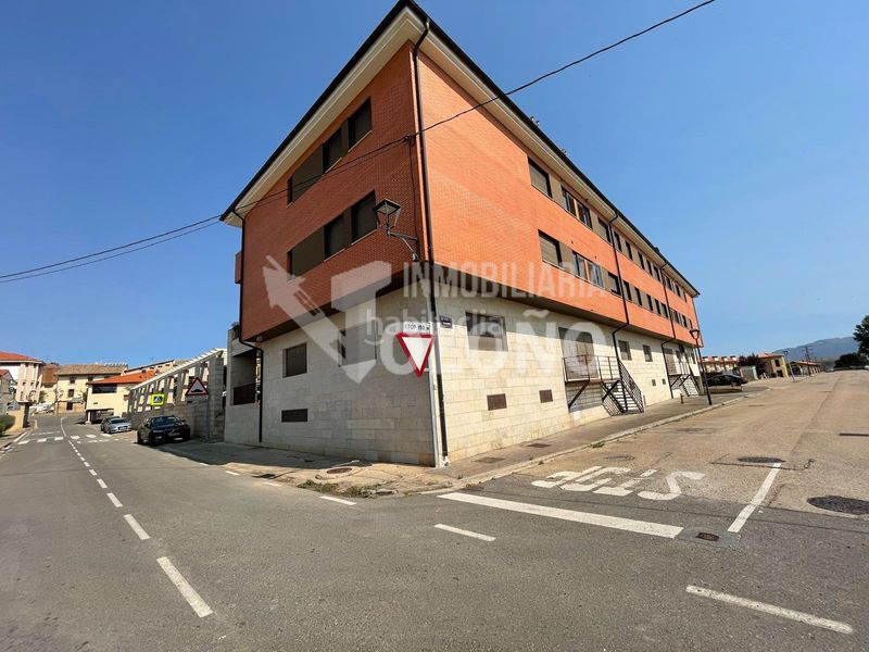 Foto ac0a87d1-2cfe-4788-854d-b114c698358a. Duplex con riscaldamento parcheggio in Zarratón