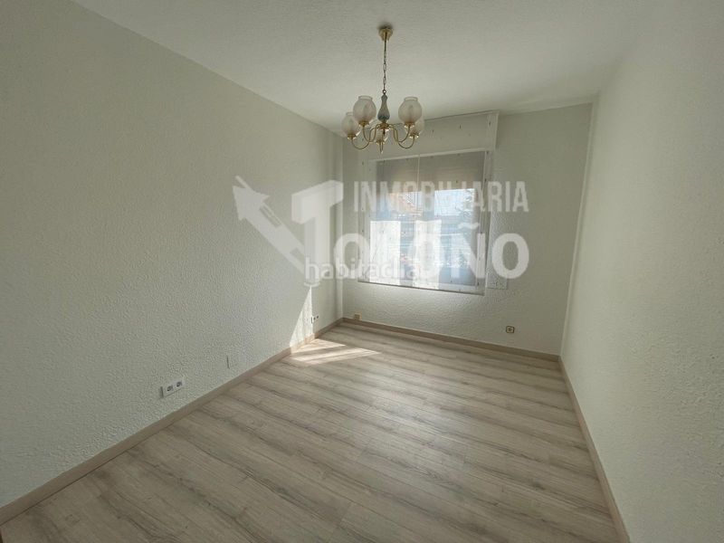 Foto 989f19a0-e4b8-403a-9d1f-922f93f8c924. Pis a diputación etorbide 41 a Labastida
