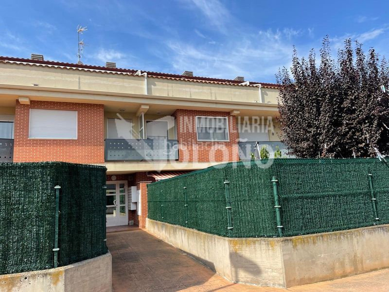 Foto bb6fa6e6-9470-4ba0-9246-ae1d1f419755. Dúplex amb calefacció piscina a Castañares de Rioja