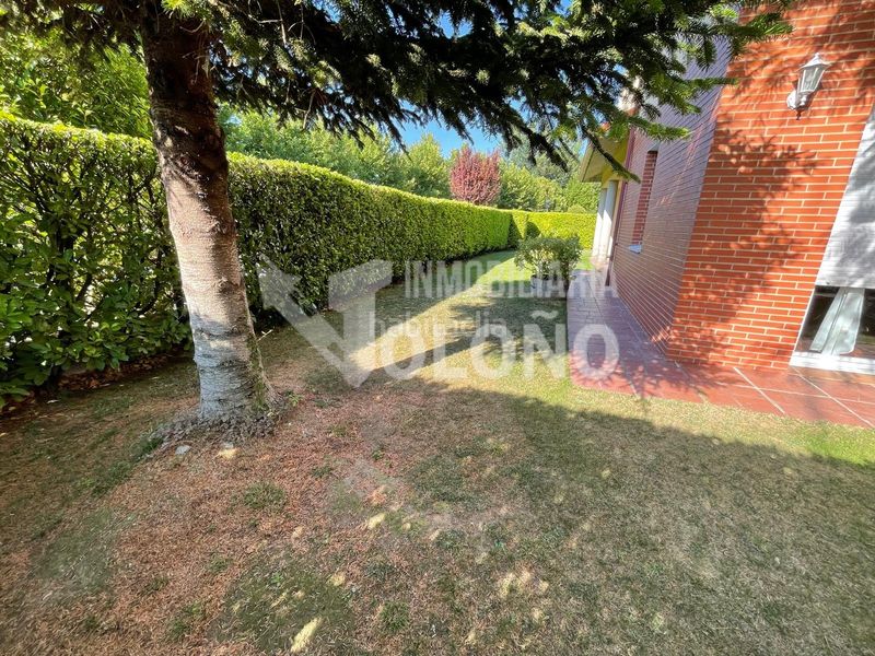 Foto b4bd6bb1-6a1e-448e-b477-d9280b601278. Xalet amb calefacció aparcament piscina a Anguciana