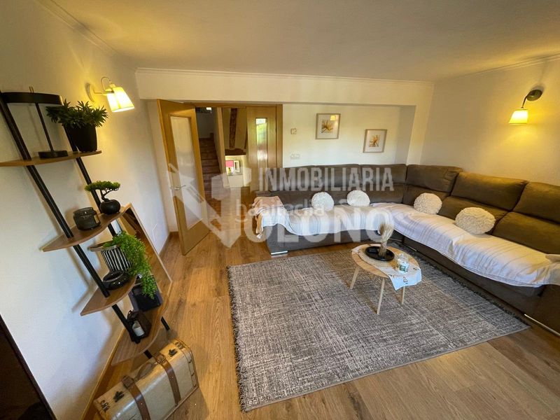 Foto fe3703cc-12fd-41a4-830b-e56082836ed9. Casa amb calefacció a Casalarreina