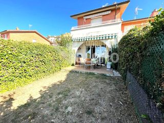 Chalet  San vicente de la sonsierra kalea 24. Chalet pareada en esquina - urbanización con zonas verdes y pisc