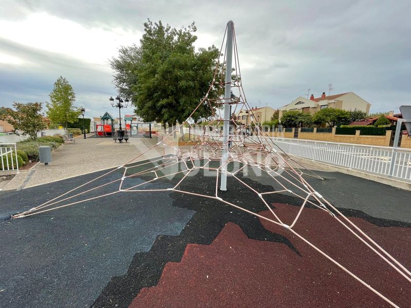 Foto 82e95f90-4925-492d-b4c3-1ab668501c9e. Xalet a avenida santander 14 a Anguciana