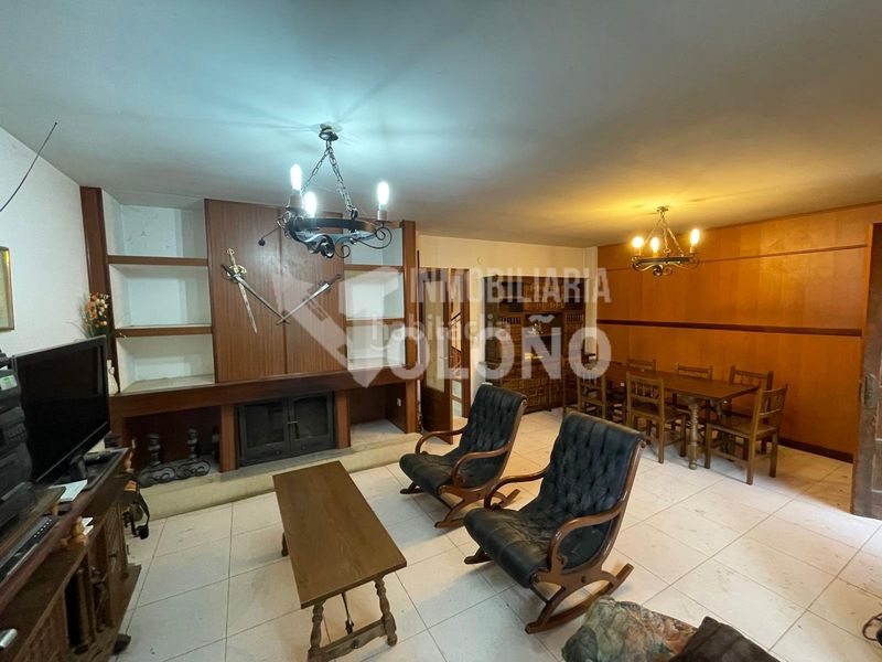 Foto b9bd222f-da38-43b6-b476-87d08d4b148e. Xalet a avenida santander 14 a Anguciana