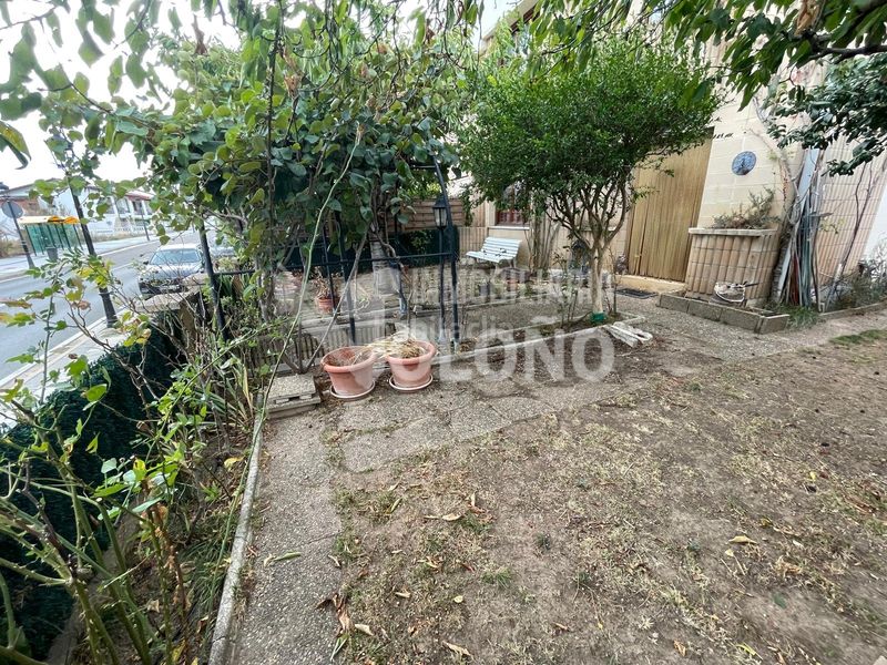 Foto bafb304d-9619-46a8-b07f-486b565b2f37. Xalet a avenida santander 14 a Anguciana
