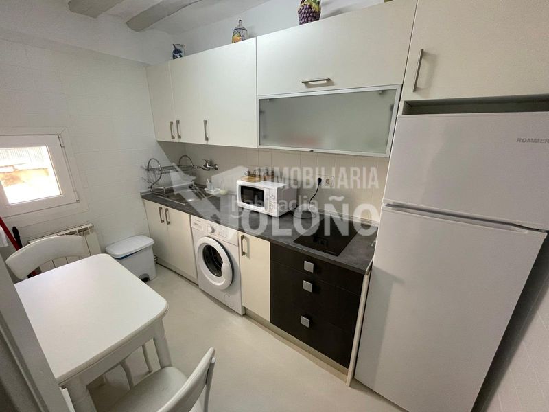 Foto b1a2b118-e384-47d3-b463-de8384f8b9dd. Casa aparellada a calle labradores 14 a Anguciana