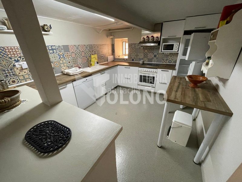 Foto b418109b-33a1-4692-8ec1-5f36529313c2. Casa aparellada a calle labradores 14 a Anguciana