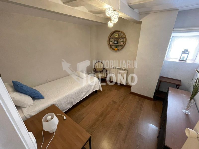 Foto c1d348d3-f6ca-4905-98e7-eb99cf2d6334. Casa aparellada a calle labradores 14 a Anguciana