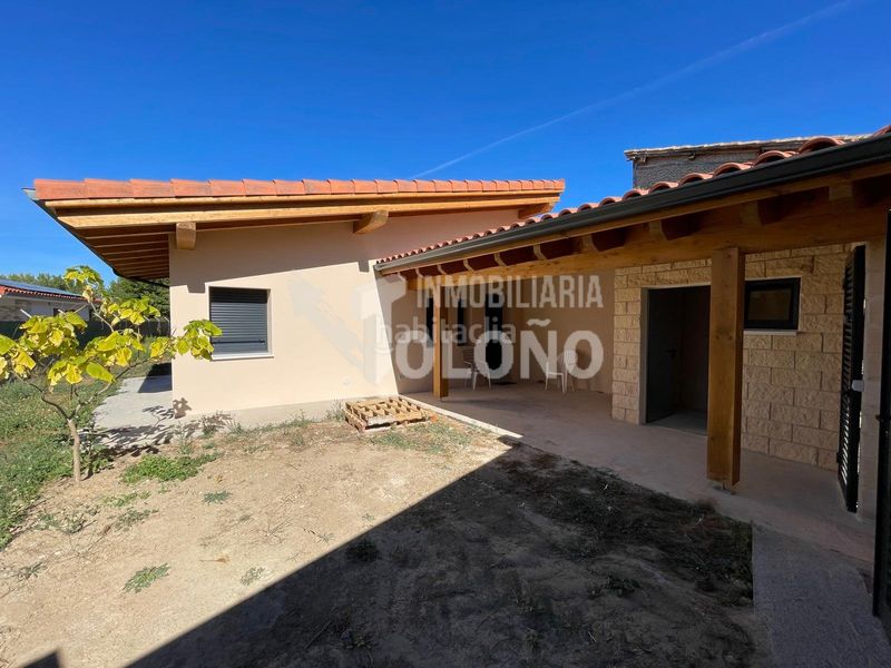Foto bca32254-f6b4-44cc-b055-a8a48c97a922. Xalet a Anguciana