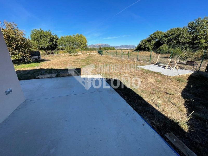 Foto f0d8c31e-f237-4ed6-8641-c19ec0d313a2. Xalet a Anguciana