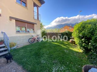 Semi detached house  Sanatorio errepidea 15. Adosado en pleno corazón de rioja alavesa, jardín y txoko privad