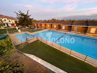 Etagenwohnung in La horca kalea 10. Apartamento en urbanización con piscina y zona deportiva