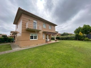 Chalet in Calle la Ermita 5