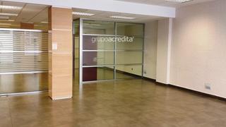 Local Comercial en Avenida de a corua 403. Local comercial en edificio plurifamiliar de siete alturas sobre