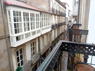 Pis  San paio de antealtares. Piso de 3 dormitorios reformado a lado de la catedral de santiag