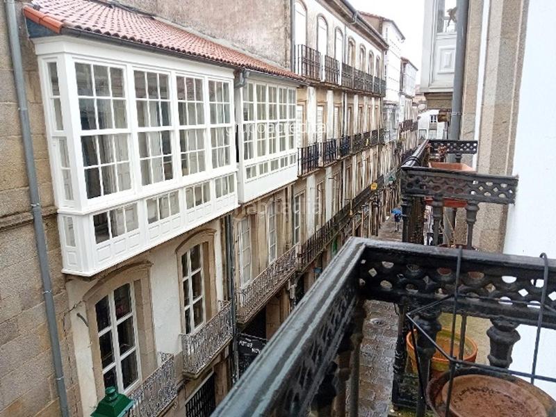 Foto 9b7a831b-7a31-4732-aef9-b586a94ef60b. Piso  de 3 dormitorios reformado a lado de la catedral , edificio con ascensor. en Santiago de Compostela