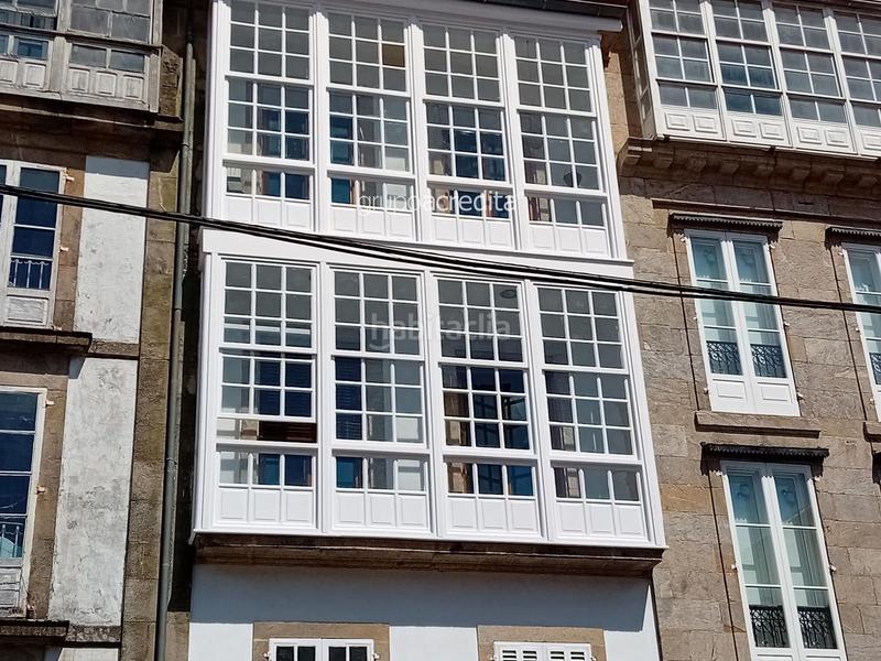 Foto aa414efc-36e7-4fb0-84b3-7c9167094c1c. Piso  de 3 dormitorios reformado a lado de la catedral , edificio con ascensor. en Santiago de Compostela