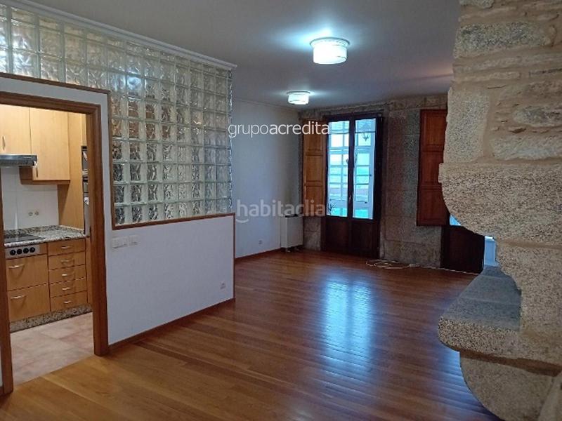 Foto b4481cd4-c9dd-4f54-bd9e-891a913e4701. Piso  de 3 dormitorios reformado a lado de la catedral , edificio con ascensor. en Santiago de Compostela