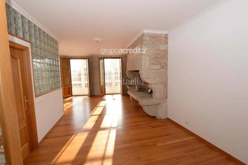 Foto de34dd46-f85f-4c67-b84c-8732d0ee62a2. Piso  de 3 dormitorios reformado a lado de la catedral , edificio con ascensor. en Santiago de Compostela
