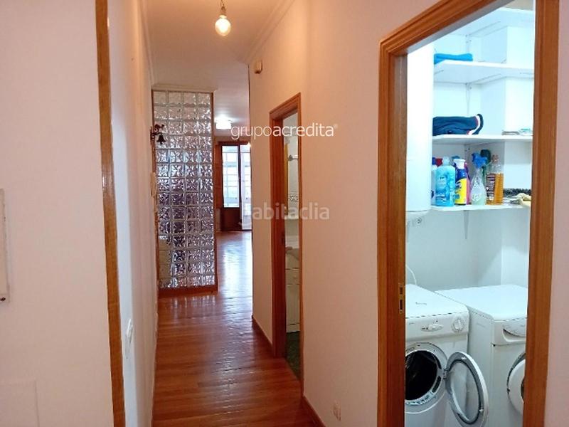 Foto fac9ae21-a75a-4964-93e8-7e223150883f. Piso  de 3 dormitorios reformado a lado de la catedral , edificio con ascensor. en Santiago de Compostela