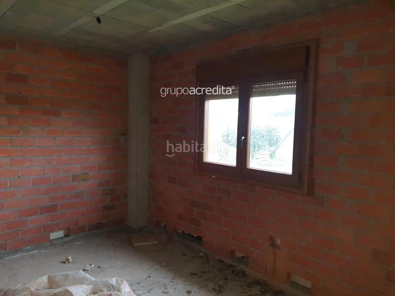 Foto b0f37440-310c-4f10-b2f0-d86044725bc6. Chalet en san amaro-portela 22 chalet independiente con finca en Barro