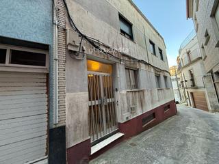 Pis  Roda. Amplia vivienda de 2 dormitorios y 2 baos en el ncleo urbano d