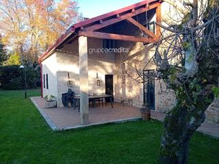 Chalet  De mazas, solláns. Casa de piedra con piscina a 5 minutos de santiago.