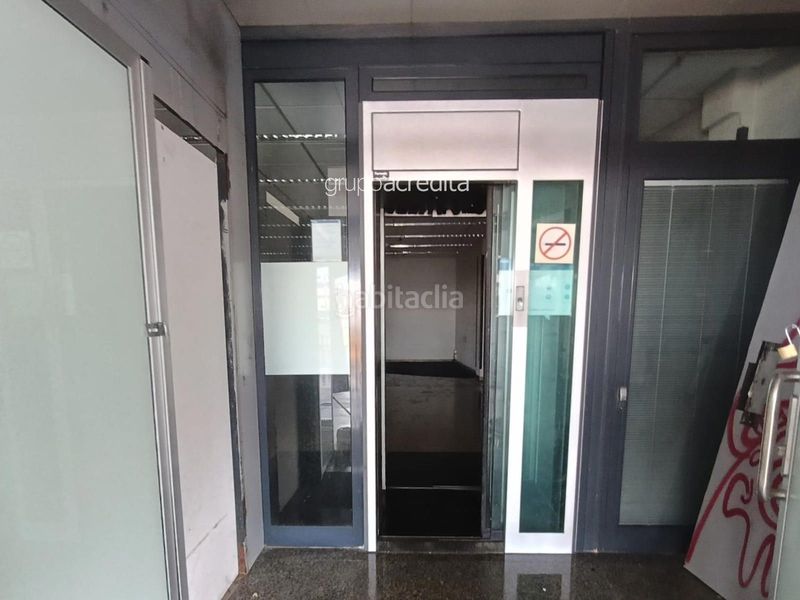 Foto ed6620af-6dec-4ff3-bf91-0632480def36. Local comercial a Casco Vello Vigo