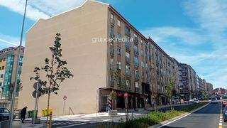 Appartement  Rosalía de castro 27-portal 2. Piso en milladoiro de 3 dormitorios y 2 baños a reformar.