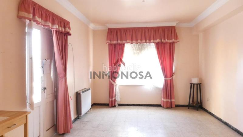 Foto 33ca31fa-2ea8-4eb0-9722-92ab19cb6524. Casa amb calefacció aparcament a A Malata - Catabois - Ciudad Jardín Ferrol