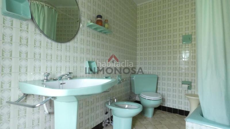 Foto 5b48f706-36f4-4708-9bb3-56456e3a9003. Casa amb calefacció aparcament a A Malata - Catabois - Ciudad Jardín Ferrol