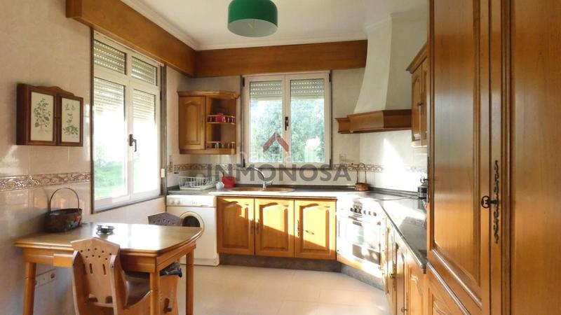 Foto b08ebf69-c4ef-4214-bd0d-173242d23bee. Casa amb calefacció aparcament a A Malata - Catabois - Ciudad Jardín Ferrol