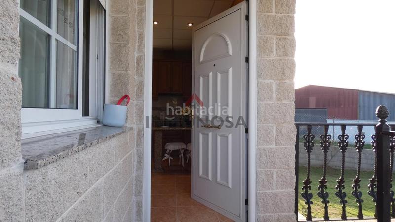 Foto 423f586c-d6e5-4447-bdfc-8406c1a3ca69. Casa en Fene
