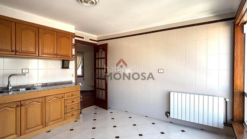 Foto 33c9bae4-1f03-4adc-94a5-cce6a6f8c278. Etagenwohnung mit heizung parking in Centro Ferrol