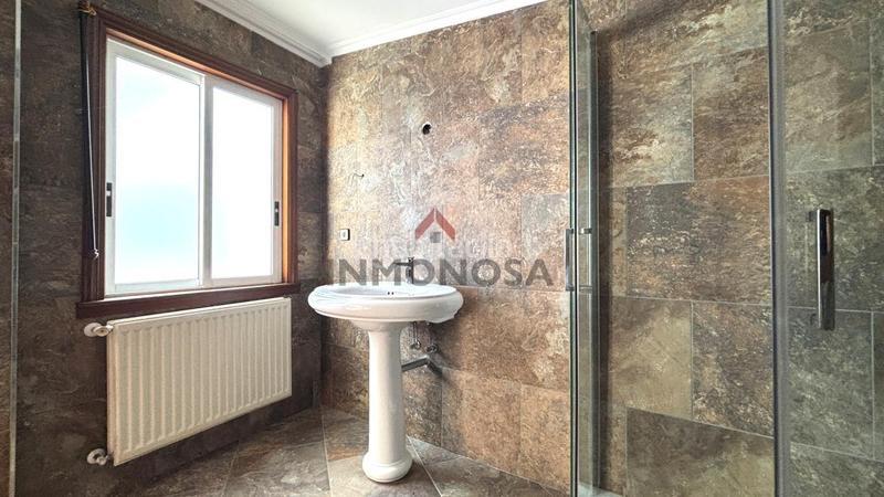 Foto 89c68b87-5c99-46e9-8399-31e83f690094. Etagenwohnung mit heizung parking in Centro Ferrol