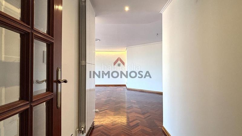 Foto 8a57d46e-5905-41d4-8452-1897200a53e7. Etagenwohnung mit heizung parking in Centro Ferrol