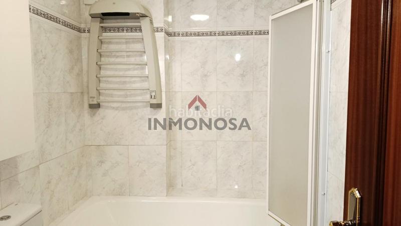 Foto 99b02d33-6499-45e5-afd5-fef8d7a626d3. Location appartement avec chauffage dans Esteiro Ferrol