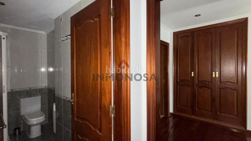 Foto 45b1bdd6-4d2c-4dc5-8eee-bd553488eca1. Appartamento con riscaldamento parcheggio in A Gándara Narón