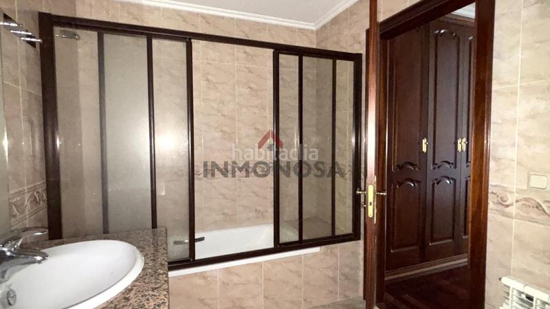 Foto 6b18fa2b-fb31-4256-b6ed-e45a6b55d453. Appartement avec chauffage parking dans A Gándara Narón