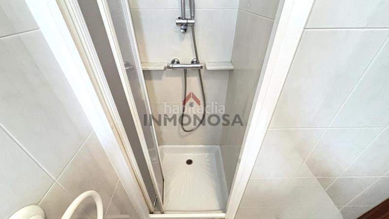 Foto e9a1cd17-8fe7-45b4-b05b-59e08d19d5ef. Rent flat with heating parking in Canido Ferrol