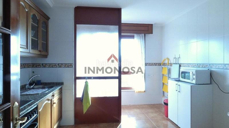 Foto 7411ca63-c380-41e4-8d0c-cbf0fa70a9d7. Lloguer pis amb calefacció aparcament a Caranza Ferrol