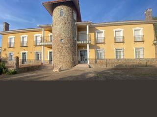 Building in Alía