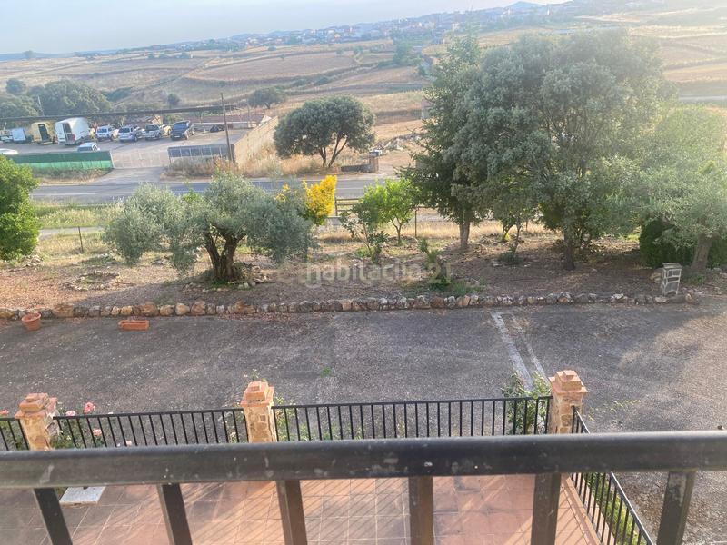 Foto a44da8c4-8209-4afd-8211-7d19a0564dd7. Edificio en Alía