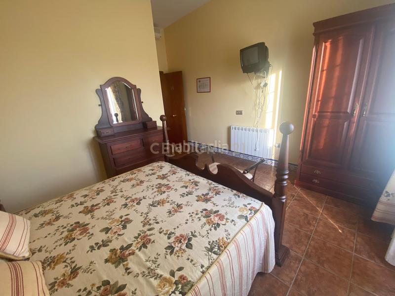Foto a60cab42-4895-482d-b57e-99e47f68f446. Edificio en Alía