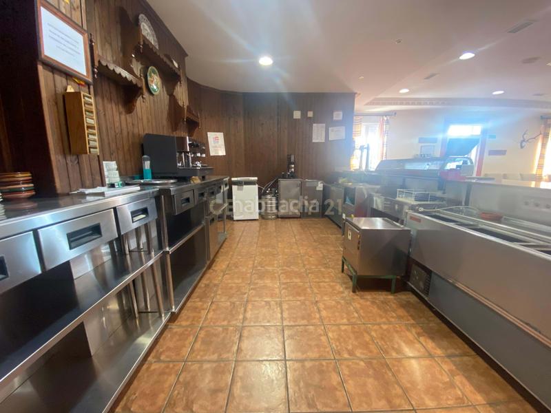 Foto b6873a12-5595-4cba-a396-c28ae14589a5. Edificio en Alía