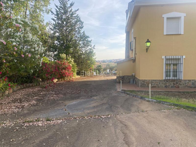 Foto c0577a97-60b7-41dd-a433-37150dcfae78. Edificio en Alía