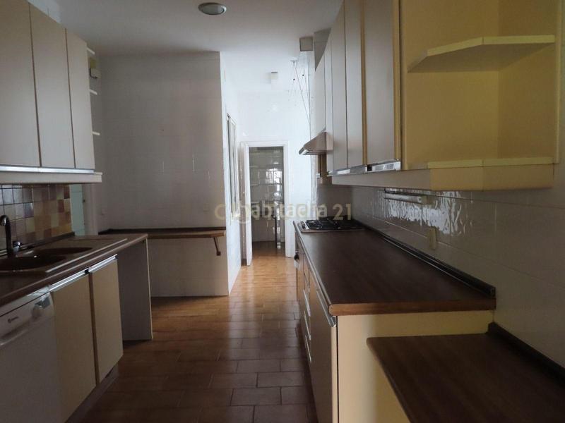 Foto 0d0b2fe1-5461-448a-8fd3-e0ad6f8065a2. Alquiler piso en amado nervo 4 magnífica vivienda junto al parque de el retiro en Madrid