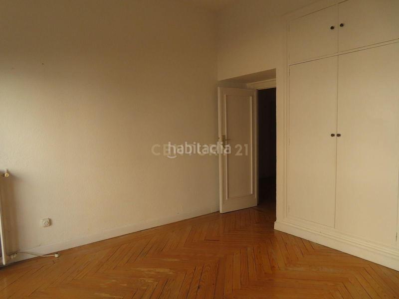 Foto bc92c4ee-fd45-4d12-8a53-9601ed1c8188. Alquiler piso en amado nervo 4 magnífica vivienda junto al parque de el retiro en Madrid