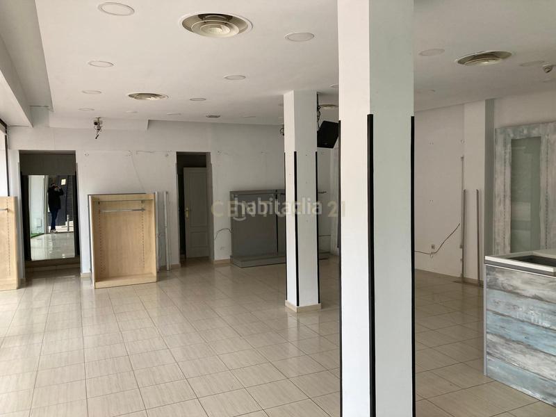 Foto ea5cebf2-f538-4f39-89ec-1afe2badd6a5. Rent business premise in calle américa in Centro Móstoles